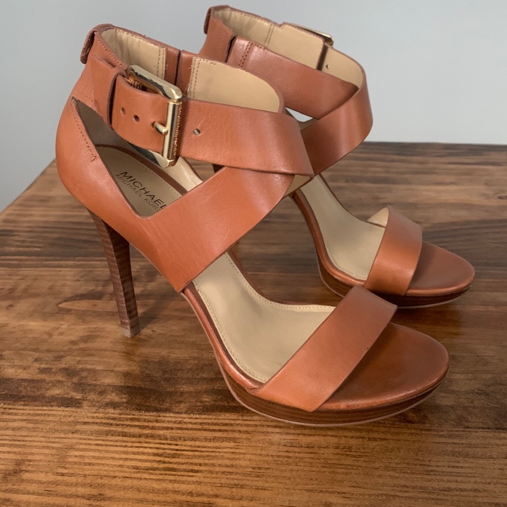 Michael kors brown leather heels (8.5)